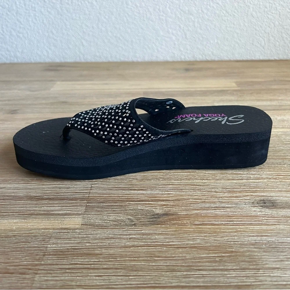 Skechers Women’s Yoga Foam Sparkle Thong Sandals Size 8 Comfort Flip Flops - Picture 7 of 11